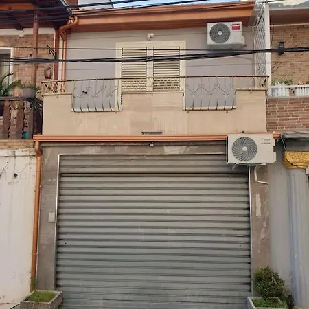 27 Center House 펜션 Shkodër