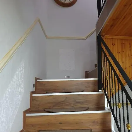 펜션 27 Center House Shkodër