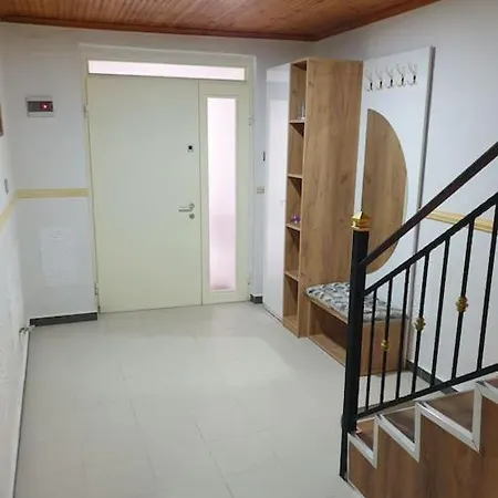 27 Center House Shkodër