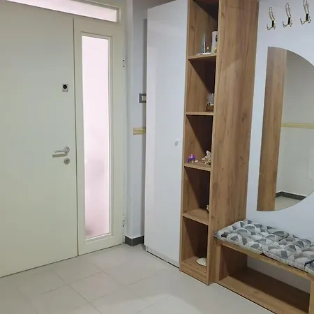 27 Center House * Σκόδρα